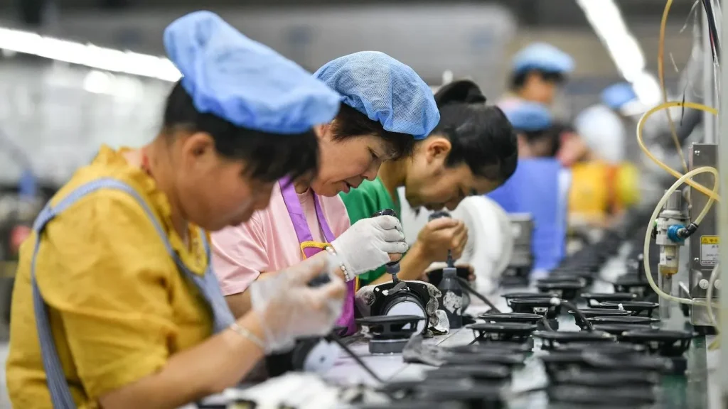 Minimum Wages in China in 2025 minimum wage worker in china