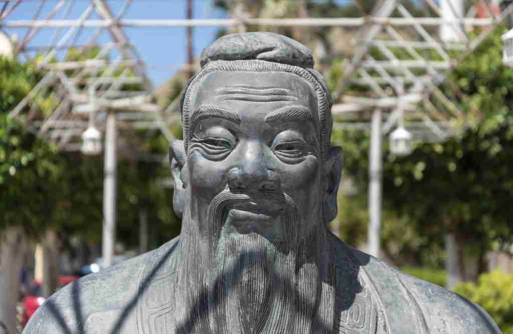 10 Chinese Etiquette Mistakes You Don’t Know You’re Making